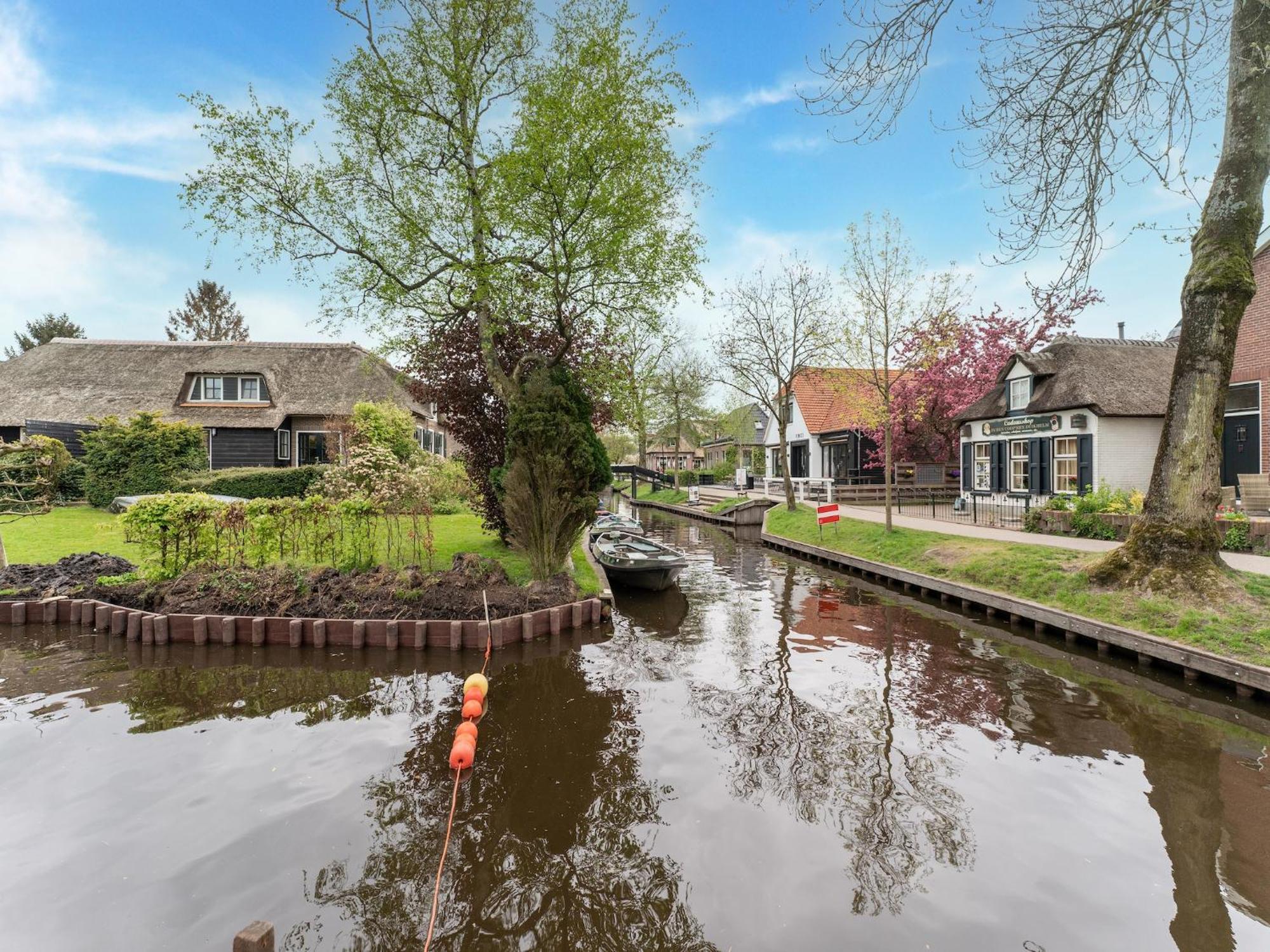 Lodge In Giethoorn With Breakfast Buitenkant foto