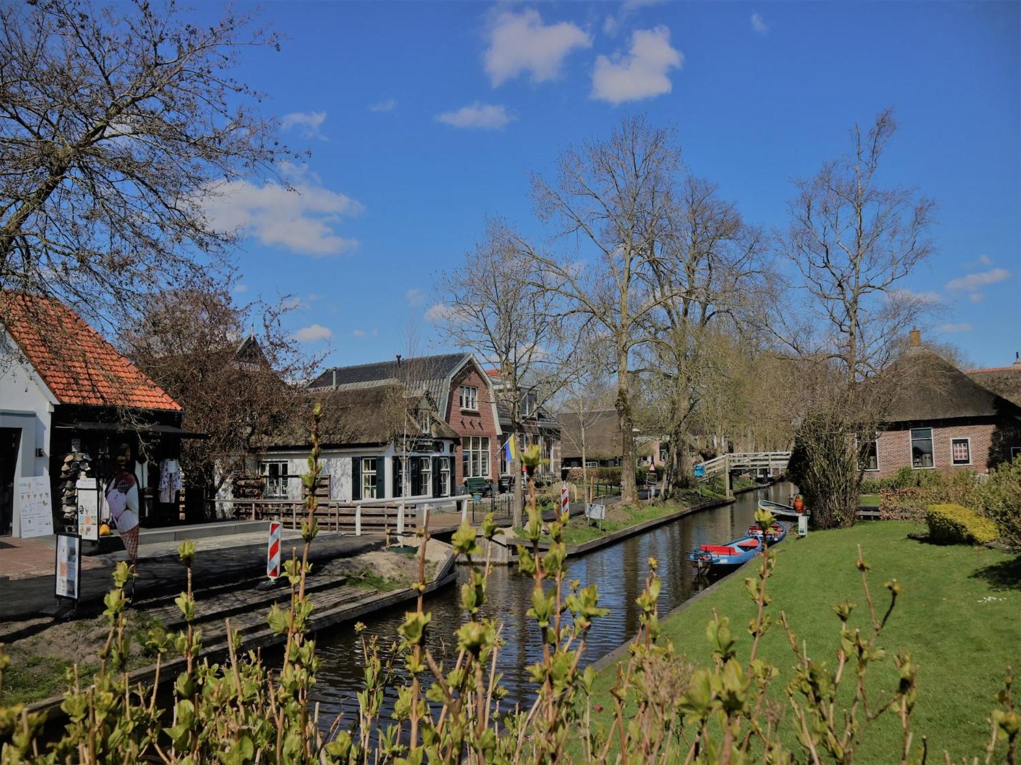 Lodge In Giethoorn With Breakfast Buitenkant foto