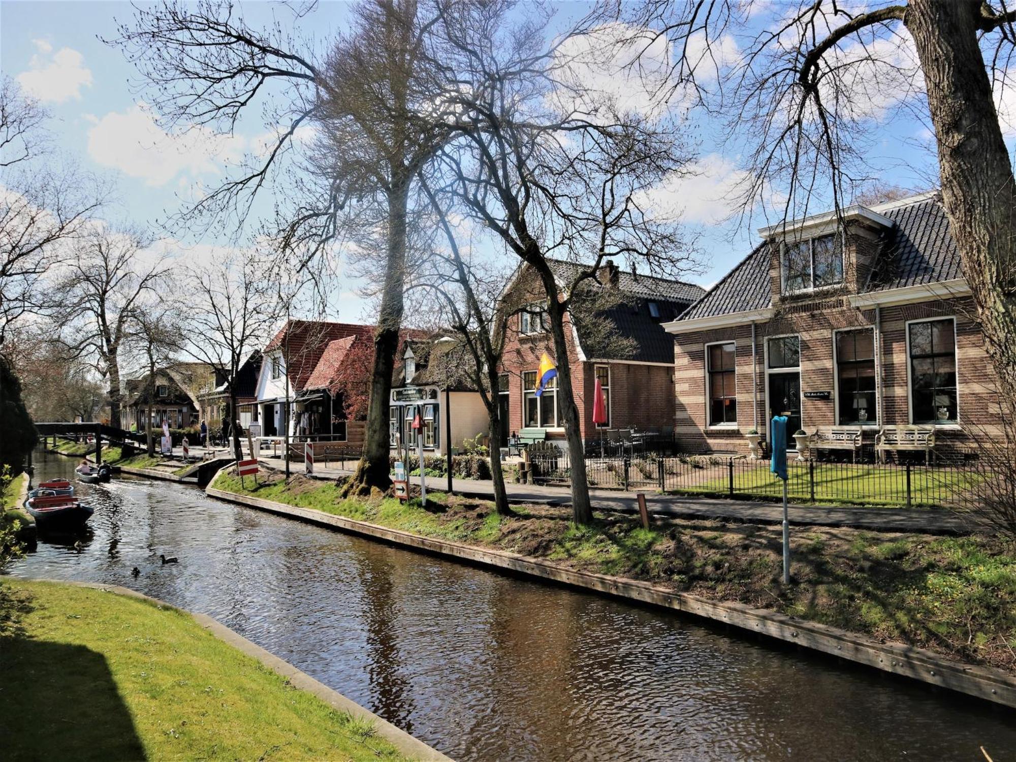 Lodge In Giethoorn With Breakfast Buitenkant foto